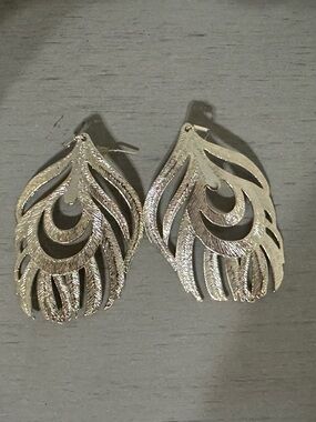 Kendra Scott Silver Peacock Feather Drop Earrings